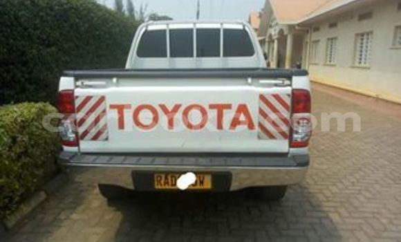 Sayi Na hannu Toyota Hilux Blanc Mota in Kigali a Rwanda Sayi Na hannu Toyota Hilux Blanc Mota in Kigali a Rwanda