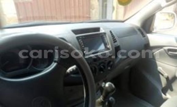 Sayi Na hannu Toyota Hilux Blanc Mota in Kigali a Rwanda Sayi Na hannu Toyota Hilux Blanc Mota in Kigali a Rwanda