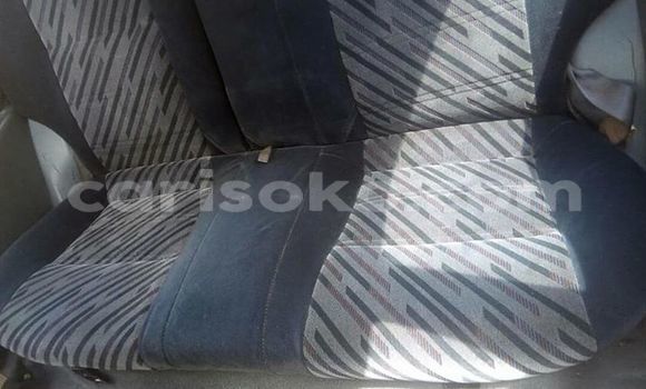 Acheter Occasion Voiture Toyota Corolla Bleu à Kigali, Rwanda Acheter Occasion Voiture Toyota Corolla Bleu à Kigali, Rwanda