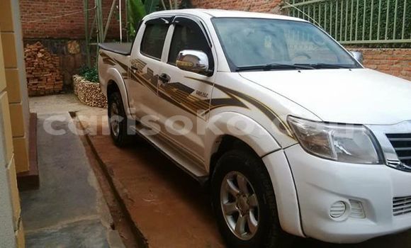 Acheter Occasion Voiture Toyota Hilux Blanc à Kigali, Rwanda Acheter Occasion Voiture Toyota Hilux Blanc à Kigali, Rwanda