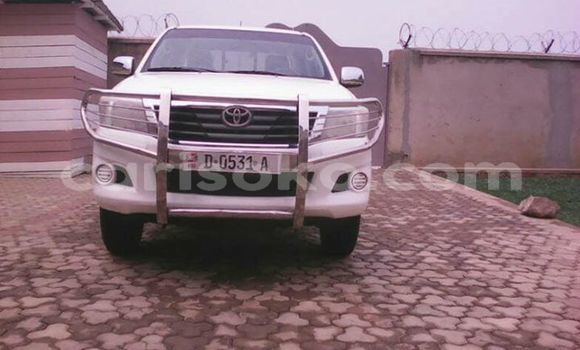 Acheter Occasion Voiture Toyota Hilux Blanc à Kigali au Rwanda Acheter Occasion Voiture Toyota Hilux Blanc à Kigali au Rwanda