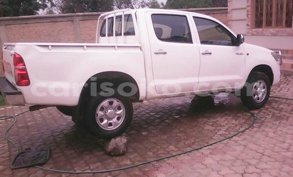 Acheter Occasion Voiture Toyota Hilux Blanc à Kigali, Rwanda Acheter Occasion Voiture Toyota Hilux Blanc à Kigali, Rwanda