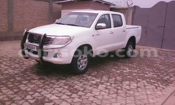 Acheter Occasion Voiture Toyota Hilux Blanc à Kigali, Rwanda Acheter Occasion Voiture Toyota Hilux Blanc à Kigali, Rwanda
