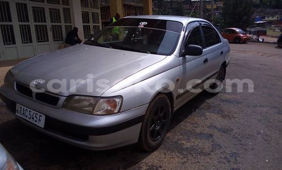 Acheter Occasion Voiture Toyota Carina Gris à Kigali au Rwanda Acheter Occasion Voiture Toyota Carina Gris à Kigali au Rwanda