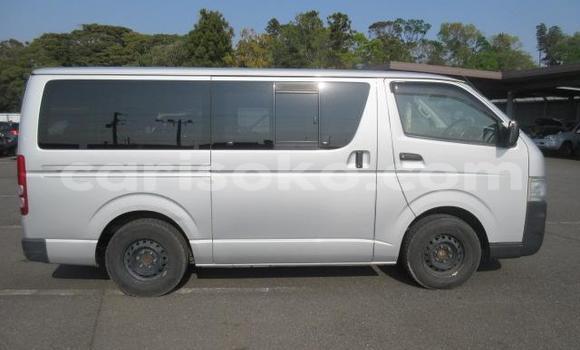 Buy Used Toyota HiAce White Truck in Kigali in Rwanda Buy Used Toyota HiAce White Truck in Kigali in Rwanda