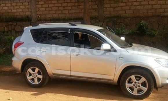 Acheter Occasion Voiture Toyota RAV4 Gris à Kigali, Rwanda Acheter Occasion Voiture Toyota RAV4 Gris à Kigali, Rwanda