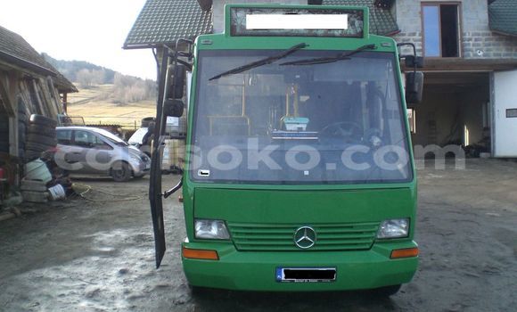 Acheter Occasion Utilitaire Mercedes‒Benz 814 Vert à Kigali, Rwanda Acheter Occasion Utilitaire Mercedes‒Benz 814 Vert à Kigali, Rwanda