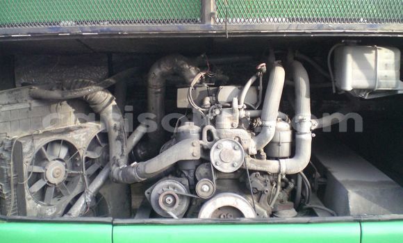 Acheter Occasion Utilitaire Mercedes‒Benz 814 Vert à Kigali, Rwanda Acheter Occasion Utilitaire Mercedes‒Benz 814 Vert à Kigali, Rwanda