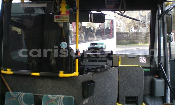 Acheter Occasion Utilitaire Mercedes‒Benz 814 Vert à Kigali, Rwanda Acheter Occasion Utilitaire Mercedes‒Benz 814 Vert à Kigali, Rwanda