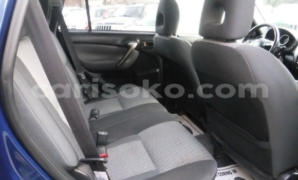 Sayi Na hannu Toyota RAV4 Bleu Mota in Nyanza a Rwanda Sayi Na hannu Toyota RAV4 Bleu Mota in Nyanza a Rwanda