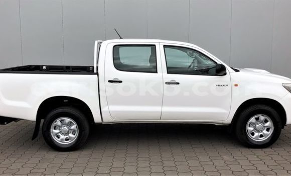 Buy Used Toyota Hilux Surf White Car in Cyangugu in Cyangugu Buy Used Toyota Hilux Surf White Car in Cyangugu in Cyangugu