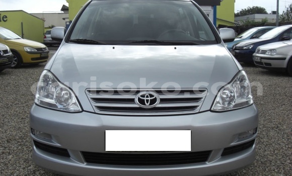 اشتري مستعمل Toyota Avensis Verso Gris سيارة في Musanze في Rwanda اشتري مستعمل Toyota Avensis Verso Gris سيارة في Musanze في Rwanda