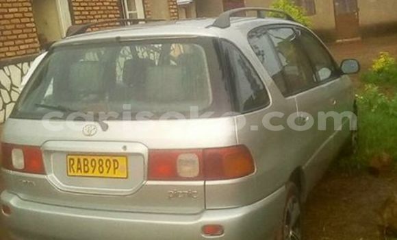 Acheter Occasion Voiture Toyota Picnic Gris à Kigali, Rwanda Acheter Occasion Voiture Toyota Picnic Gris à Kigali, Rwanda