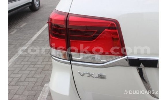 Acheter Import Voiture Toyota Land Cruiser Blanc à Import - Dubai, Rwanda Acheter Import Voiture Toyota Land Cruiser Blanc à Import - Dubai, Rwanda