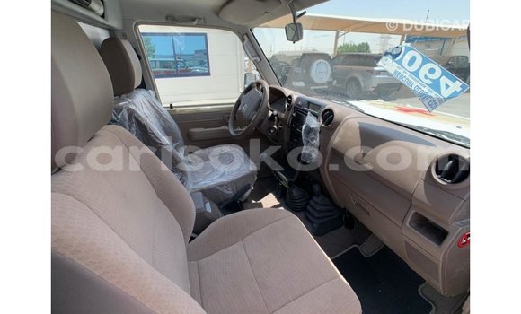 Buy Import Toyota Land Cruiser Beige Car in Import - Dubai in Rwanda Buy Import Toyota Land Cruiser Beige Car in Import - Dubai in Rwanda