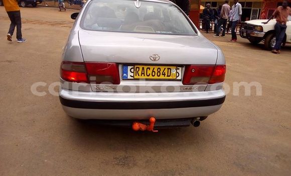 Acheter Occasion Voiture Toyota Carina Gris à Kigali au Rwanda Acheter Occasion Voiture Toyota Carina Gris à Kigali au Rwanda