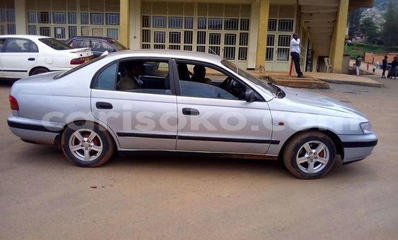 Acheter Occasion Voiture Toyota Carina Gris à Kigali, Rwanda Acheter Occasion Voiture Toyota Carina Gris à Kigali, Rwanda