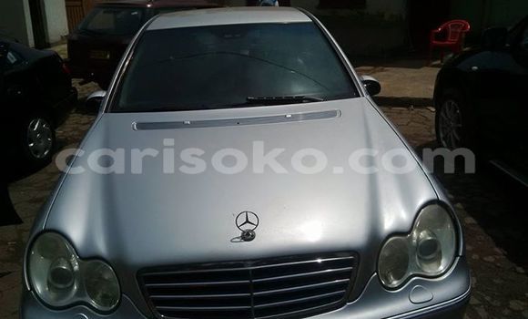 Acheter Occasion Voiture Mercedes‒Benz KOMPRESSOR Gris à Kigali au Rwanda Acheter Occasion Voiture Mercedes‒Benz KOMPRESSOR Gris à Kigali au Rwanda