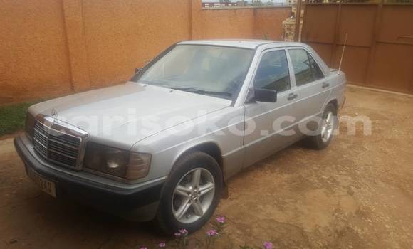 Acheter Occasion Voiture Mercedes‒Benz 190 Gris à Kigali au Rwanda Acheter Occasion Voiture Mercedes‒Benz 190 Gris à Kigali au Rwanda