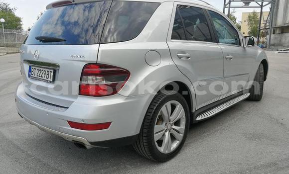 اشتري مستعمل Mercedes-Benz ML–Class Noir سيارة في Kigali في Rwanda اشتري مستعمل Mercedes-Benz ML–Class Noir سيارة في Kigali في Rwanda