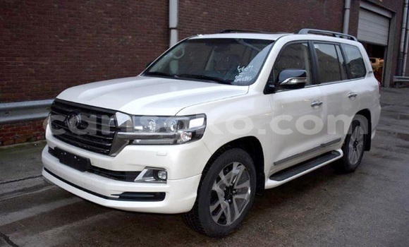 Acheter Occasion Voiture Toyota Land Cruiser Blanc à Kigali, Rwanda Acheter Occasion Voiture Toyota Land Cruiser Blanc à Kigali, Rwanda