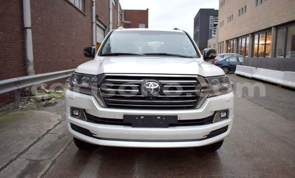 Acheter Occasion Voiture Toyota Land Cruiser Blanc à Kigali, Rwanda Acheter Occasion Voiture Toyota Land Cruiser Blanc à Kigali, Rwanda