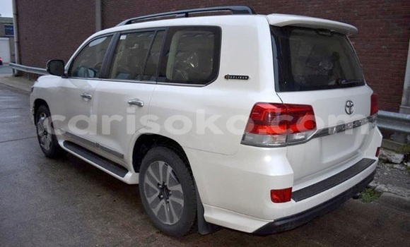 Acheter Occasion Voiture Toyota Land Cruiser Blanc à Kigali, Rwanda Acheter Occasion Voiture Toyota Land Cruiser Blanc à Kigali, Rwanda