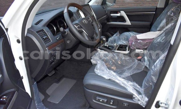 Acheter Occasion Voiture Toyota Land Cruiser Blanc à Kigali, Rwanda Acheter Occasion Voiture Toyota Land Cruiser Blanc à Kigali, Rwanda