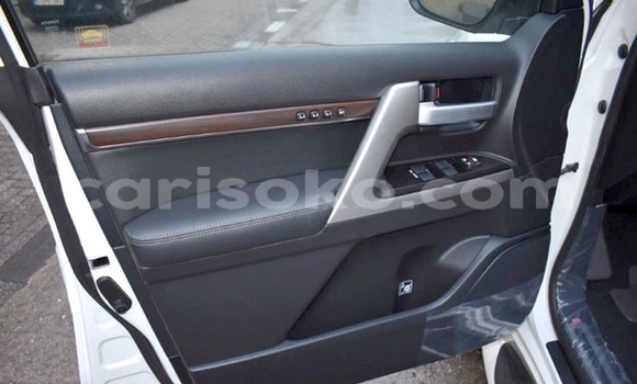 Acheter Occasion Voiture Toyota Land Cruiser Blanc à Kigali, Rwanda Acheter Occasion Voiture Toyota Land Cruiser Blanc à Kigali, Rwanda