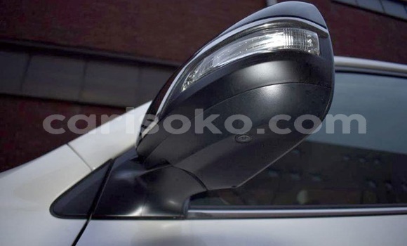 Acheter Occasion Voiture Toyota Land Cruiser Blanc à Kigali, Rwanda Acheter Occasion Voiture Toyota Land Cruiser Blanc à Kigali, Rwanda