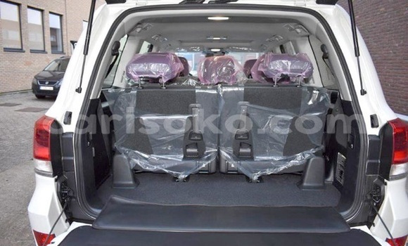 Acheter Occasion Voiture Toyota Land Cruiser Blanc à Kigali, Rwanda Acheter Occasion Voiture Toyota Land Cruiser Blanc à Kigali, Rwanda