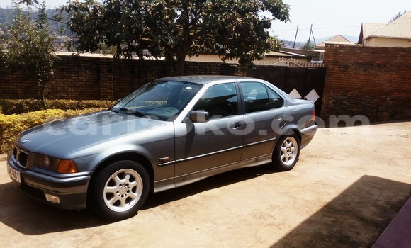 Acheter Occasion Voiture BMW 3-Series Autre à Kigali au Rwanda Acheter Occasion Voiture BMW 3-Series Autre à Kigali au Rwanda
