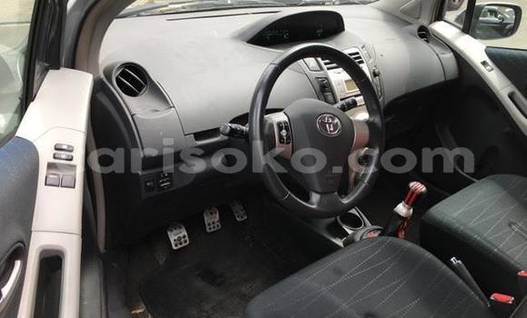 Sayi Na hannu Toyota Yaris Gris Mota in Kigali a Rwanda Sayi Na hannu Toyota Yaris Gris Mota in Kigali a Rwanda