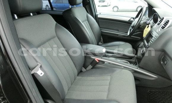 Acheter Occasion Voiture Mercedes-Benz ML–Class Noir à Kigali, Rwanda Acheter Occasion Voiture Mercedes-Benz ML–Class Noir à Kigali, Rwanda