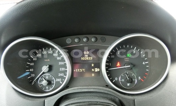 Acheter Occasion Voiture Mercedes-Benz ML–Class Noir à Kigali, Rwanda Acheter Occasion Voiture Mercedes-Benz ML–Class Noir à Kigali, Rwanda