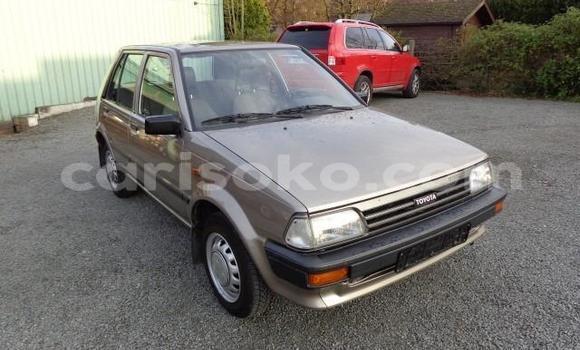 Sayi Na hannu Toyota Starlet Marron Mota in Kigali a Rwanda Sayi Na hannu Toyota Starlet Marron Mota in Kigali a Rwanda
