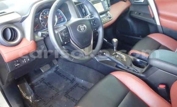 Acheter Occasion Voiture Toyota RAV4 Blanc à Kigali, Rwanda Acheter Occasion Voiture Toyota RAV4 Blanc à Kigali, Rwanda