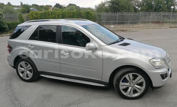 Buy Used Mercedes-Benz ML–Class Silver Car in Kigali in Rwanda Buy Used Mercedes-Benz ML–Class Silver Car in Kigali in Rwanda