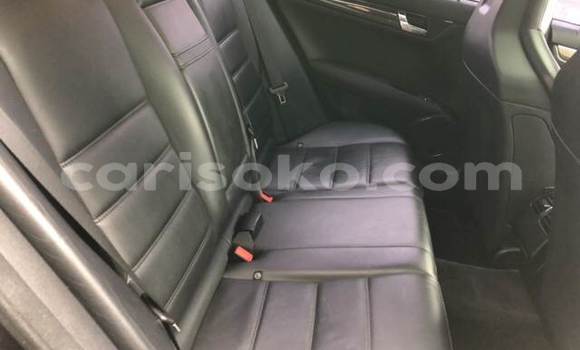 Acheter Occasion Voiture Mercedes-Benz C–Class Noir à Kigali, Rwanda Acheter Occasion Voiture Mercedes-Benz C–Class Noir à Kigali, Rwanda