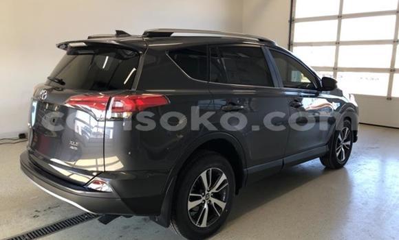Acheter Occasion Voiture Toyota RAV4 Noir à Kigali, Rwanda Acheter Occasion Voiture Toyota RAV4 Noir à Kigali, Rwanda