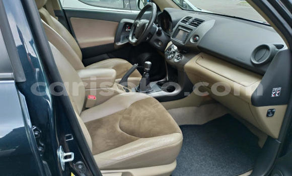 Sayi Na hannu Toyota RAV4 Beige Mota in Kigali a Rwanda Sayi Na hannu Toyota RAV4 Beige Mota in Kigali a Rwanda