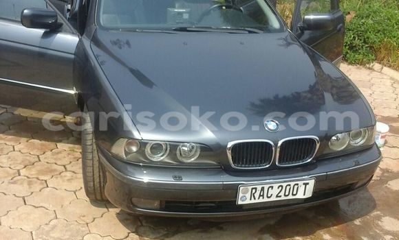 Acheter Neuf Voiture BMW 3–Series Noir à Kigali, Rwanda Acheter Neuf Voiture BMW 3–Series Noir à Kigali, Rwanda
