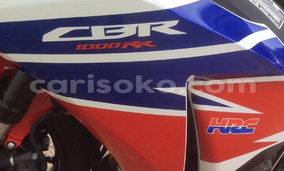 Acheter Occasion Moto Honda CBR 1000 RR Rouge à Kigali, Rwanda Acheter Occasion Moto Honda CBR 1000 RR Rouge à Kigali, Rwanda