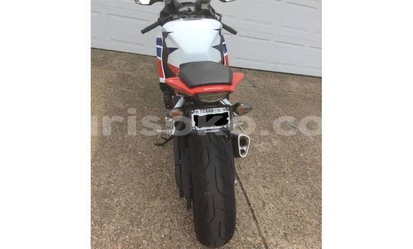 Acheter Occasion Moto Honda CBR 1000 RR Rouge à Kigali, Rwanda Acheter Occasion Moto Honda CBR 1000 RR Rouge à Kigali, Rwanda