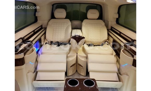 Acheter Import Voiture Mercedes-Benz 250 Noir à Import - Dubai, Rwanda Acheter Import Voiture Mercedes-Benz 250 Noir à Import - Dubai, Rwanda