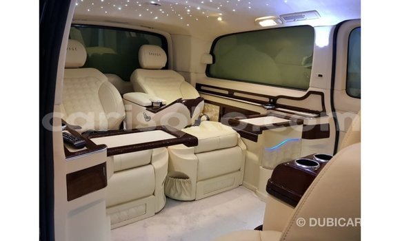 Acheter Import Voiture Mercedes-Benz 250 Noir à Import - Dubai, Rwanda Acheter Import Voiture Mercedes-Benz 250 Noir à Import - Dubai, Rwanda