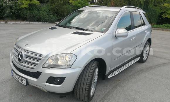Buy Used Mercedes-Benz ML–Class Silver Car in Kigali in Rwanda Buy Used Mercedes-Benz ML–Class Silver Car in Kigali in Rwanda