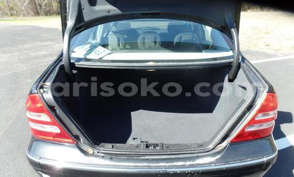 Acheter Occasion Voiture Mercedes-Benz C–Class Noir à Kigali, Rwanda Acheter Occasion Voiture Mercedes-Benz C–Class Noir à Kigali, Rwanda