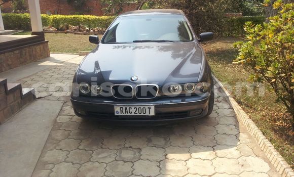 Acheter Neuf Voiture BMW 3-Series Noir à Kigali au Rwanda Acheter Neuf Voiture BMW 3-Series Noir à Kigali au Rwanda