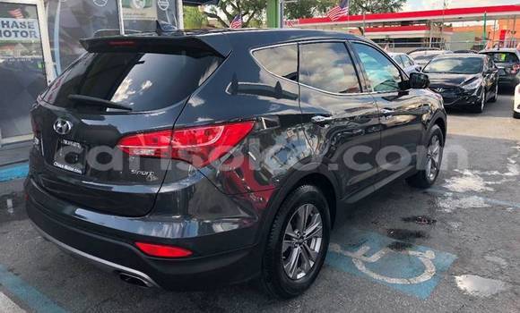 Acheter Occasion Voiture Hyundai Santa Fe Noir à Kigali, Rwanda Acheter Occasion Voiture Hyundai Santa Fe Noir à Kigali, Rwanda
